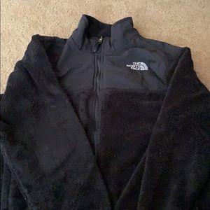 Girls Northface jacket in size XL I’m black